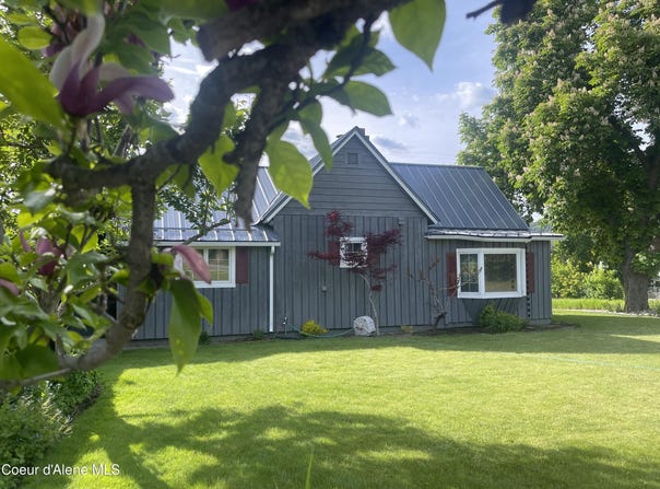 7042 Oak St, Bonners Ferry, ID 83805