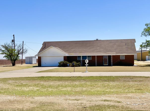 692 FM 1424, Kress, TX 79052