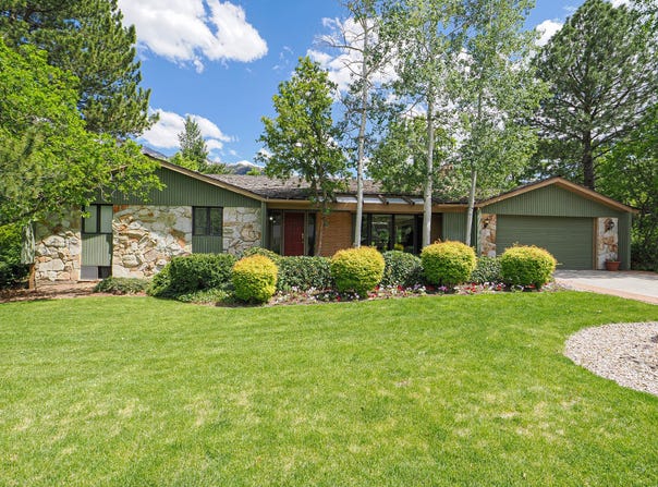 8307 S ASHLEY Ave E, Sandy, UT 84093