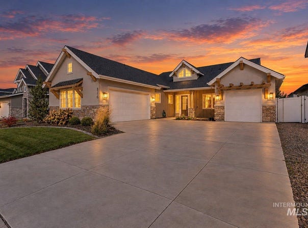 8376 W Brooks Dr, Boise, ID 83714