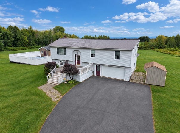 14 Carriage Hill, Peru, NY 12972