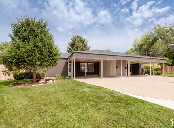 1893 E WELLINGTON Cir, Holladay, UT 84117