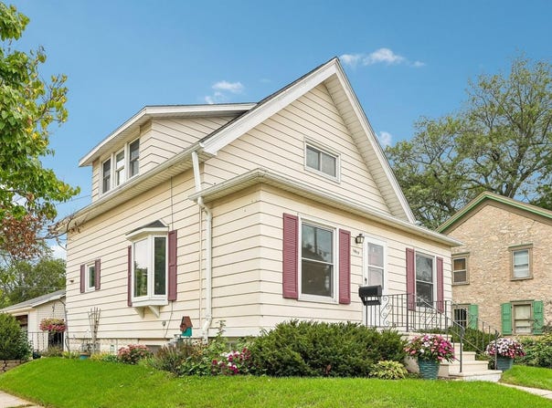 1059 9th Ave, Grafton, WI 53024