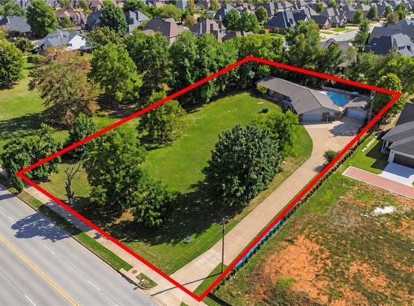 3024 W Perry Road, Rogers, AR 72756