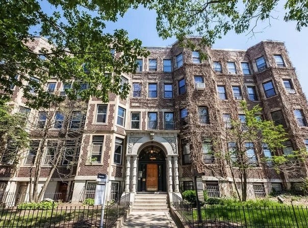 394 Riverway 12, Boston, MA 02115