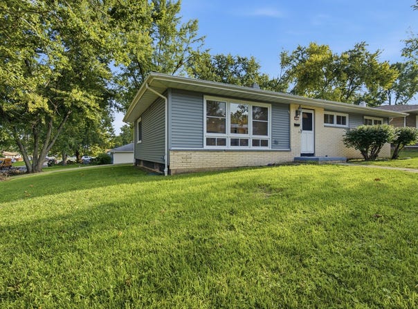 1401 Searle Drive, Normal, IL 61761