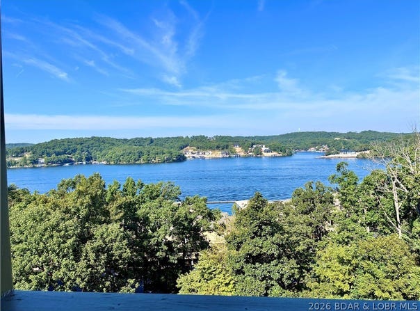 2500 Bay Point Lane, Osage Beach, MO 65065
