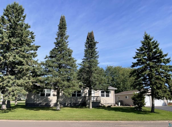 52 Burger Dr, Duluth, MN 55808