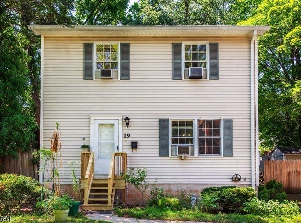 19 Franklin Pl, Hackensack City, NJ 07601-3622