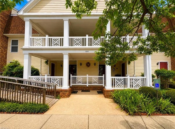 100 Burnt Bridge Way, Yorktown, VA 23692