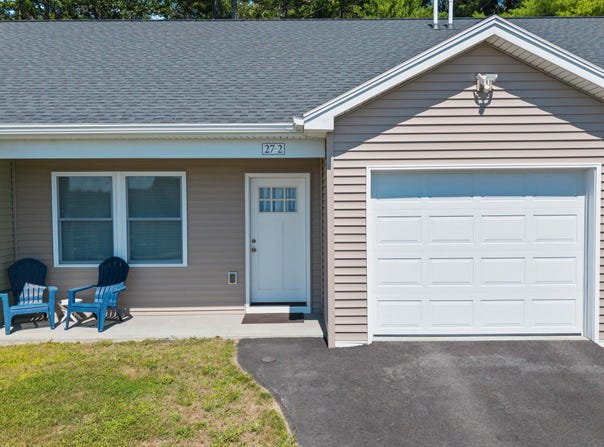 27 Village Circle, Augusta, ME 04330