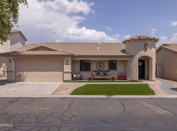 2681 S POWELL Road, Apache Junction, AZ 85119