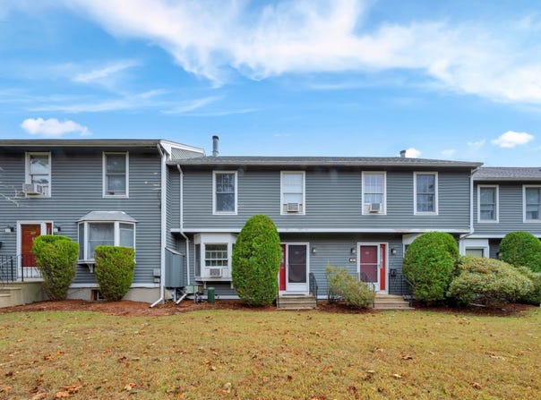 5 Mayberry Dr, Westborough, MA 01581