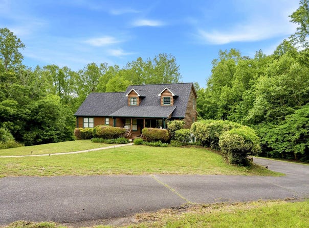 135 Pointe Drive, Campobello, SC 29322