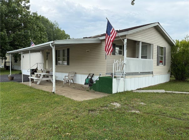 202 Connecticut Drive, Elyria, OH 44035