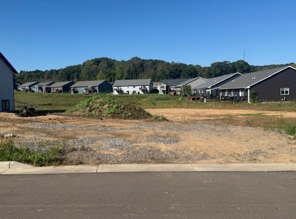 5036 Timber Bluff Drive, Eau Claire, WI 54701