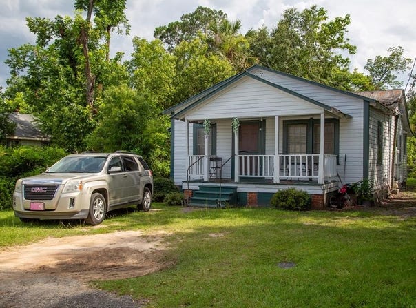 102 Crosby St., Baxley, GA 31513