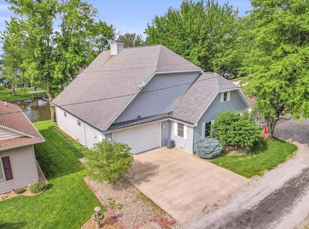7 Prahls Drive, Neoga, IL 62447
