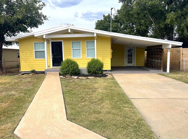1007 E Wallace, Llano, TX 78643