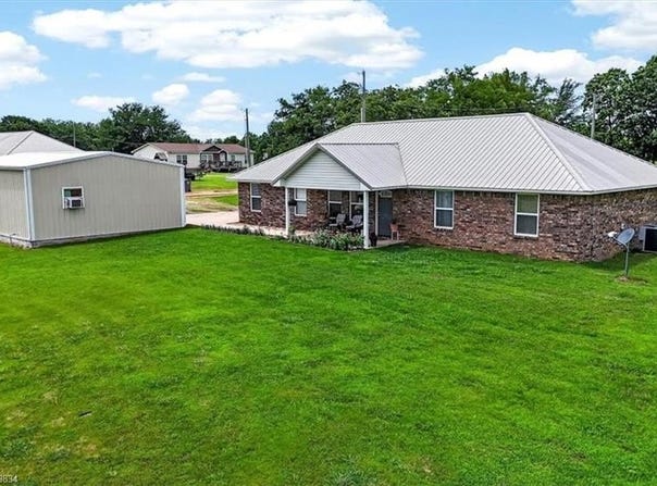 23980 Audra LN, Panama, OK 74951
