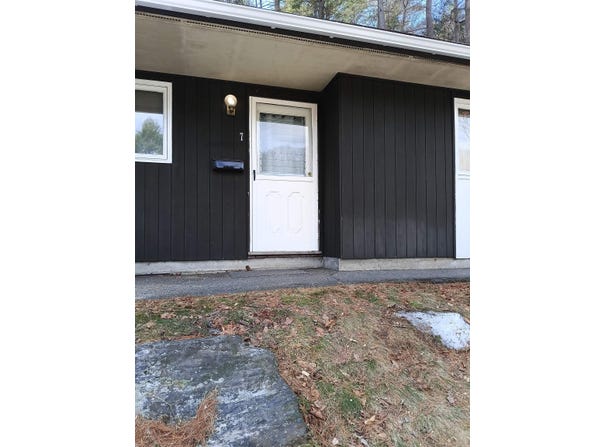 39 Brookside Drive, Brattleboro, VT 05301
