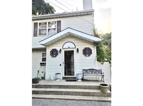 263 N 3rd Avenue, Bay Shore, NY 11706