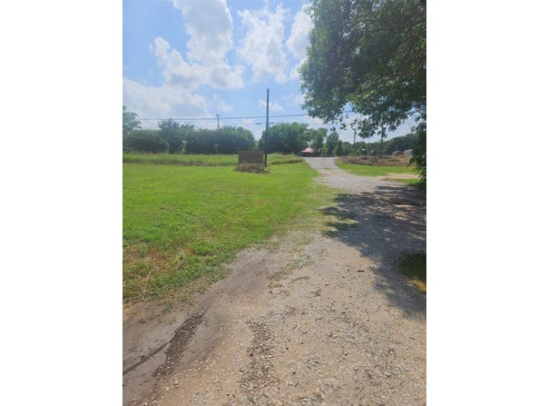 517 S Main Highway N, Springtown, TX 76082