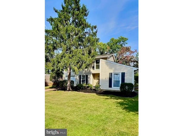 13708 LYNNCROFT Drive, CHANTILLY, VA 20151