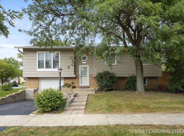1102 Walnut Avenue, Hanover Park, IL 60133