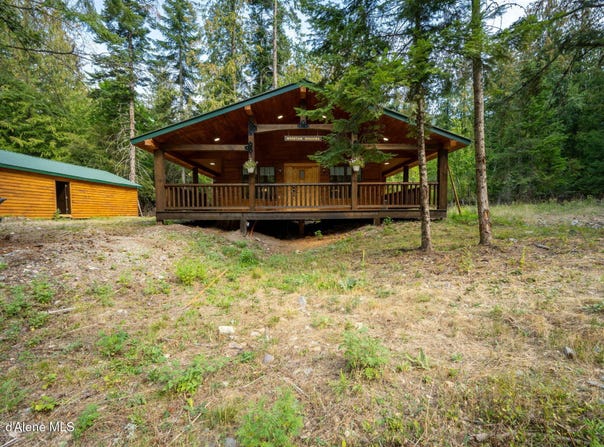109 E Kamloop Ave, Bayview, ID 83803