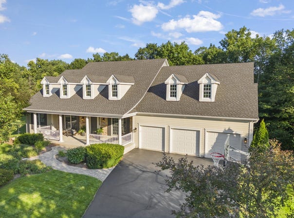 750 Fox Run Drive, Geneva, IL 60134