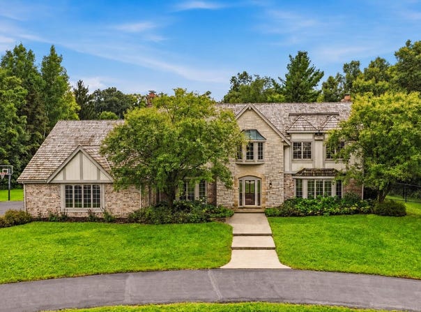 6151 O'Connell St, Hartford, WI 53027