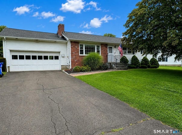 65 Barnum Road, Danbury, CT 06811