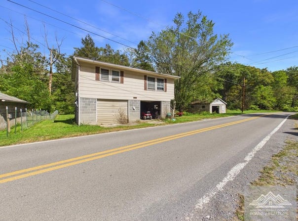 2886 Rock rd., ROCK, WV 24747
