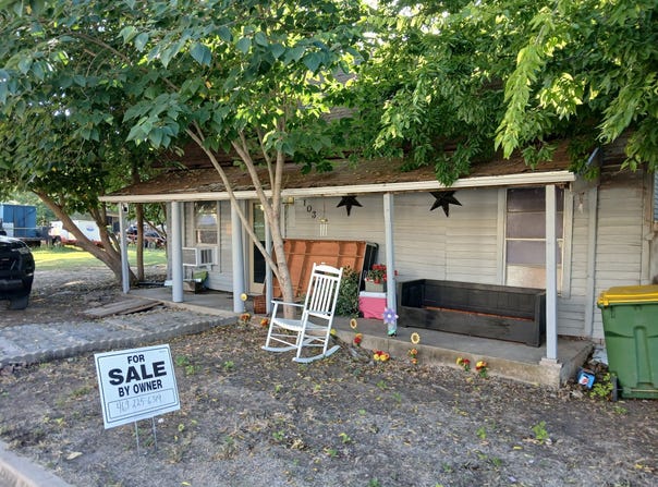 103 S Williams Street, West, TX 76691