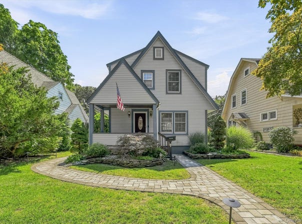13 Washington Circle, Suffern, NY 10901