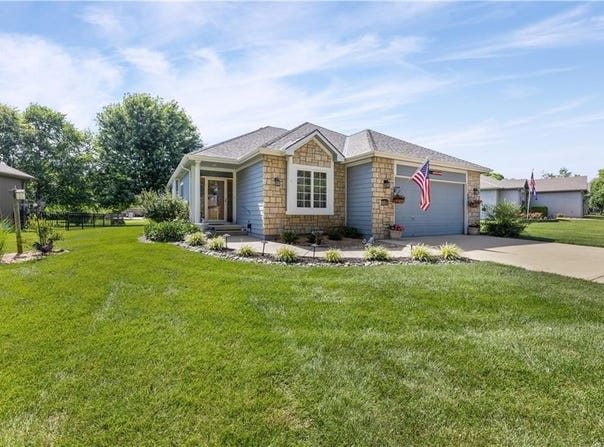 29412 Rockwood Avenue, Paola, KS 66071