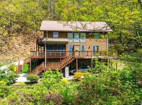 1602 Forest Run Road, Sylva, NC 28789