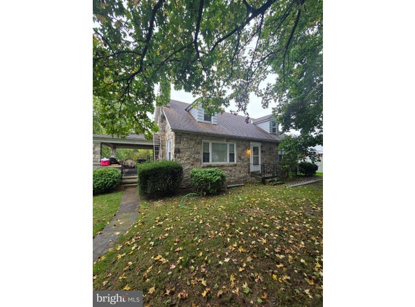 5692 ALLENTOWN Pike, READING, PA 19605