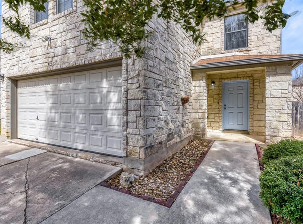 721 New Bridge Dr, Kyle, TX 78640