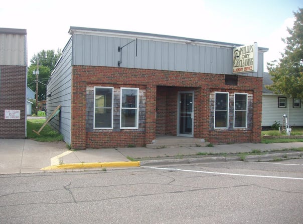 142 AVON AVE S, Phillips, WI 54555