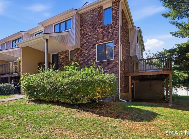 13 Dutton Place Way, Glastonbury, CT 06033