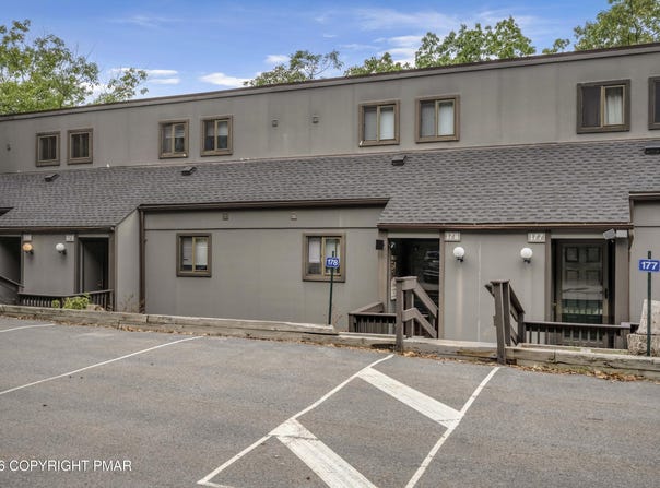 178 Upper Village Way, Tannersville, PA 18372