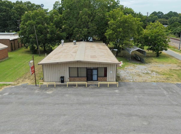 105 S Main St, Patterson, AR 72123