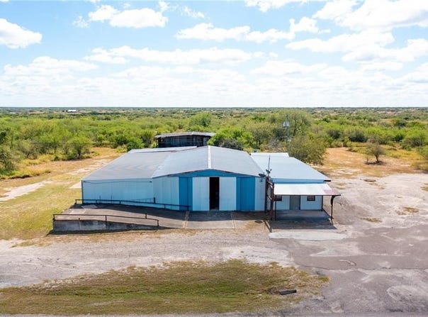 1055 S Smith Avenue, Hebbronville, TX 78361