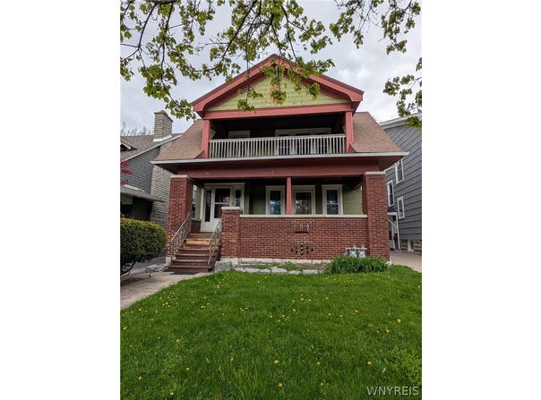 139 Fordham DR (upper), Buffalo, NY 14216