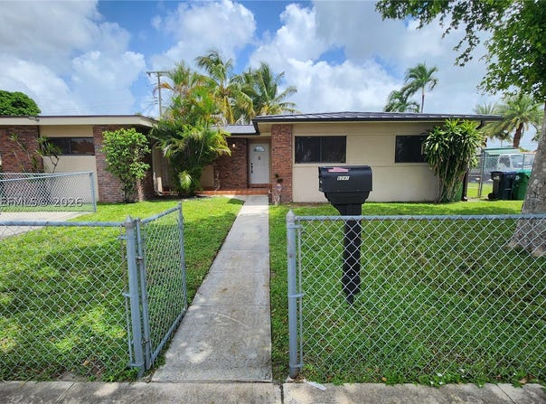 6241 NW 110th St, Hialeah, FL 33012