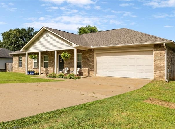 431 Ray LN, Alma, AR 72921
