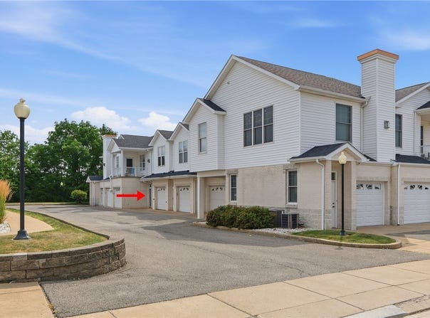 246 Adams Pointe Blvd, Adams Twp, PA 16046