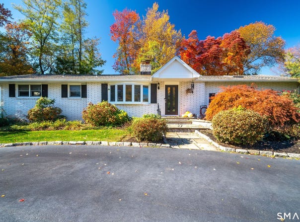22 Valley Brook Lane, North Haven, CT 06473